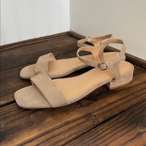 NWT LC Lauren Conrad Obsidian Tan Block Heeled Sandals - Picture 3 of 6